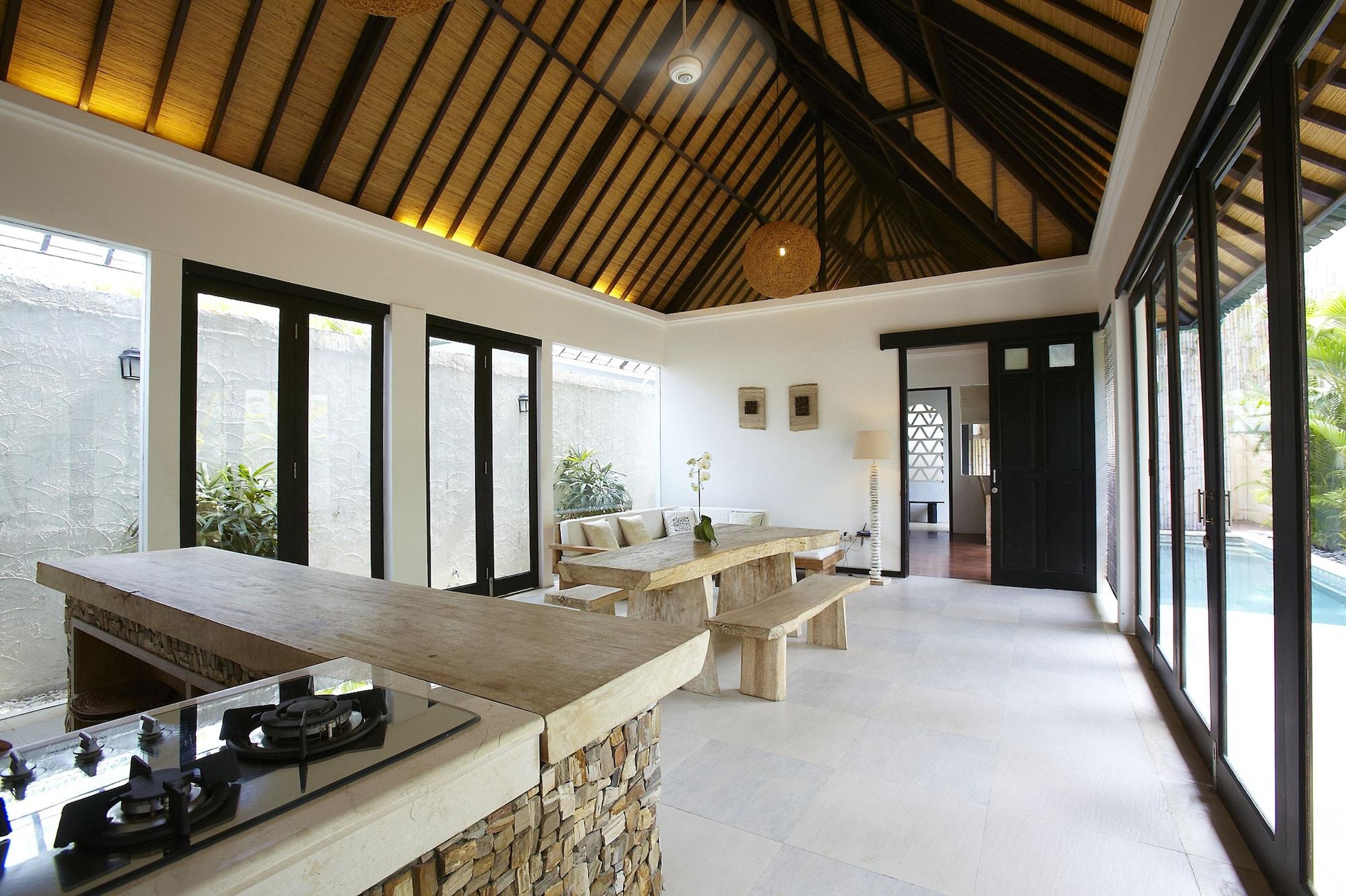 סמיניאק Artemis Villa Hotel מראה חיצוני תמונה