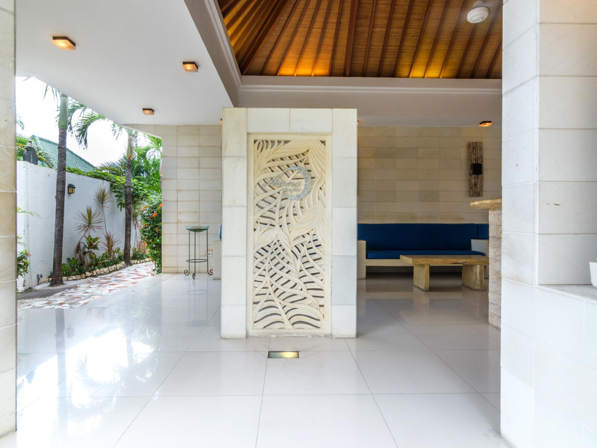 סמיניאק Artemis Villa Hotel מראה חיצוני תמונה