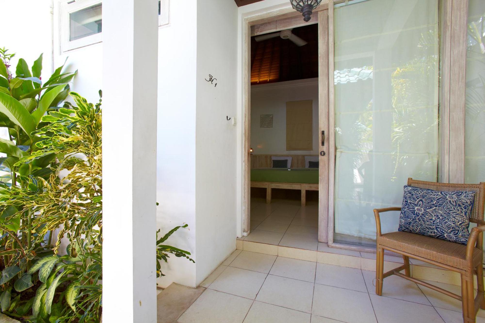 סמיניאק Artemis Villa Hotel מראה חיצוני תמונה