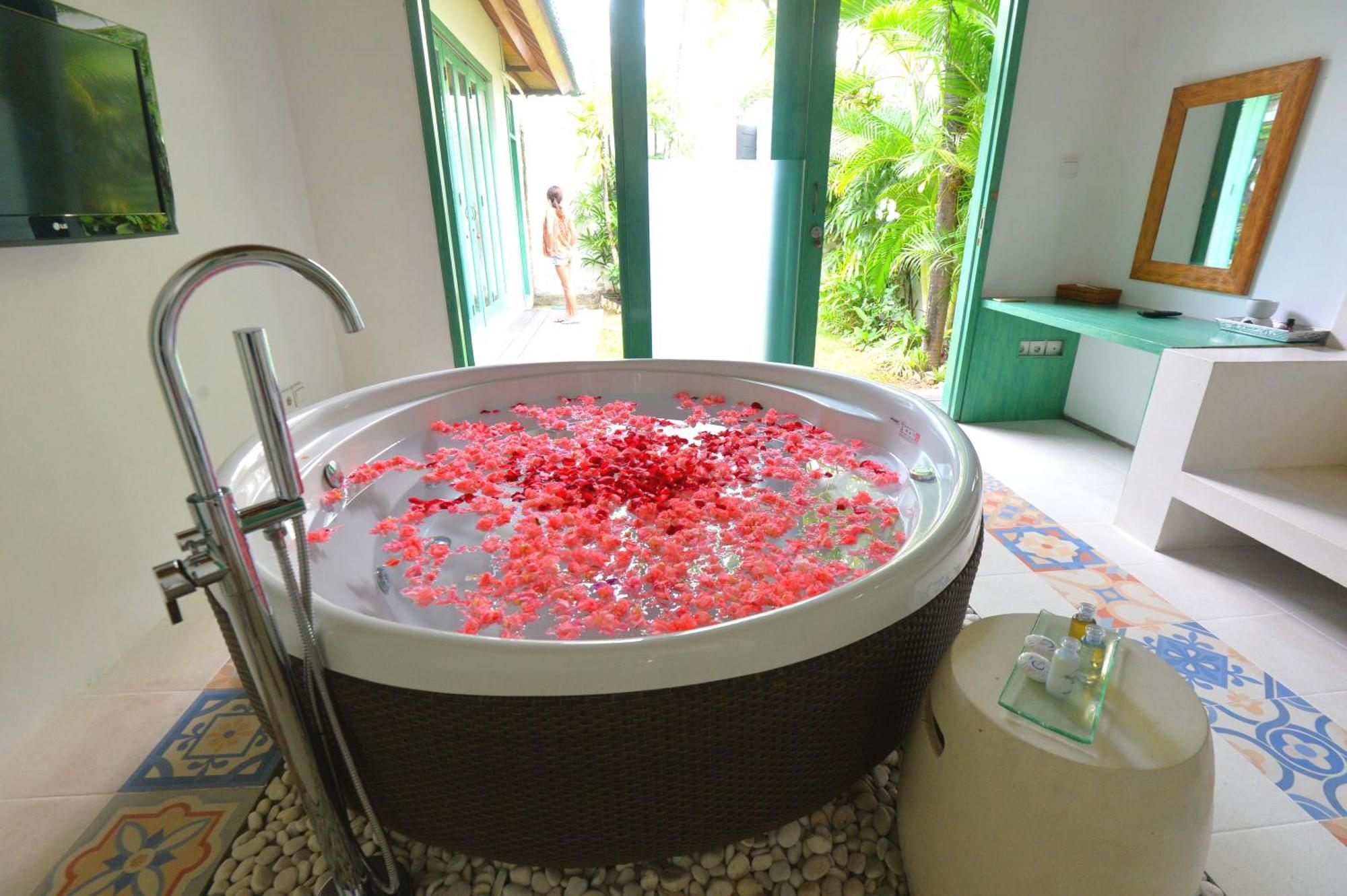 סמיניאק Artemis Villa Hotel מראה חיצוני תמונה