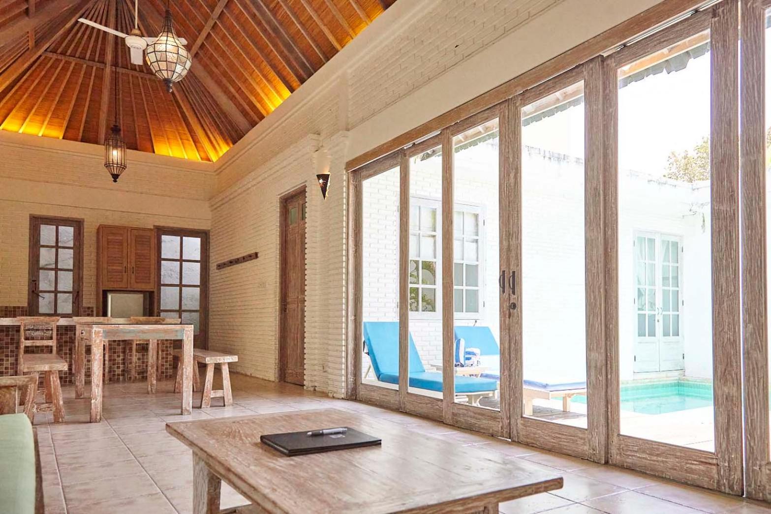 סמיניאק Artemis Villa Hotel מראה חיצוני תמונה