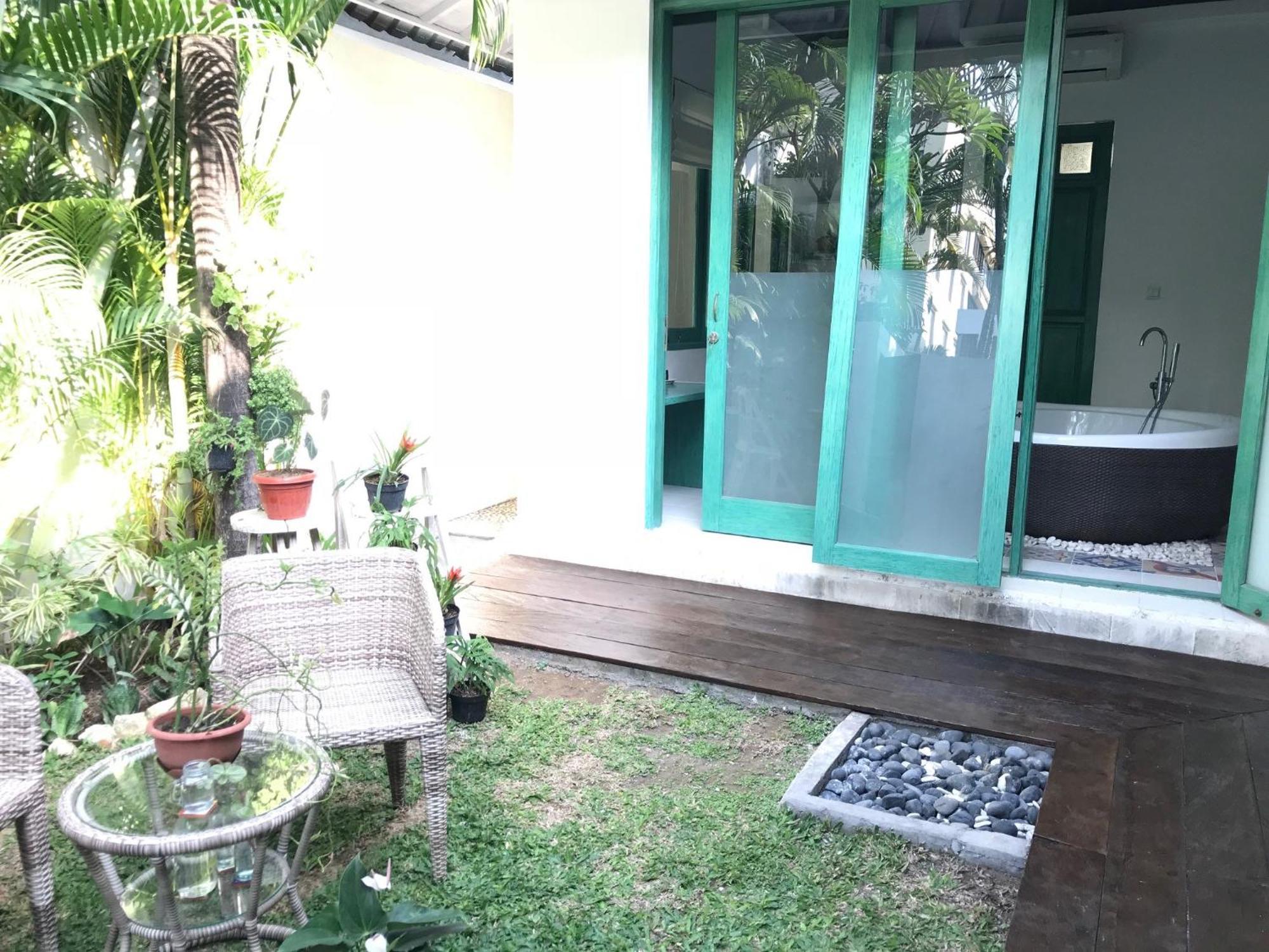 סמיניאק Artemis Villa Hotel מראה חיצוני תמונה