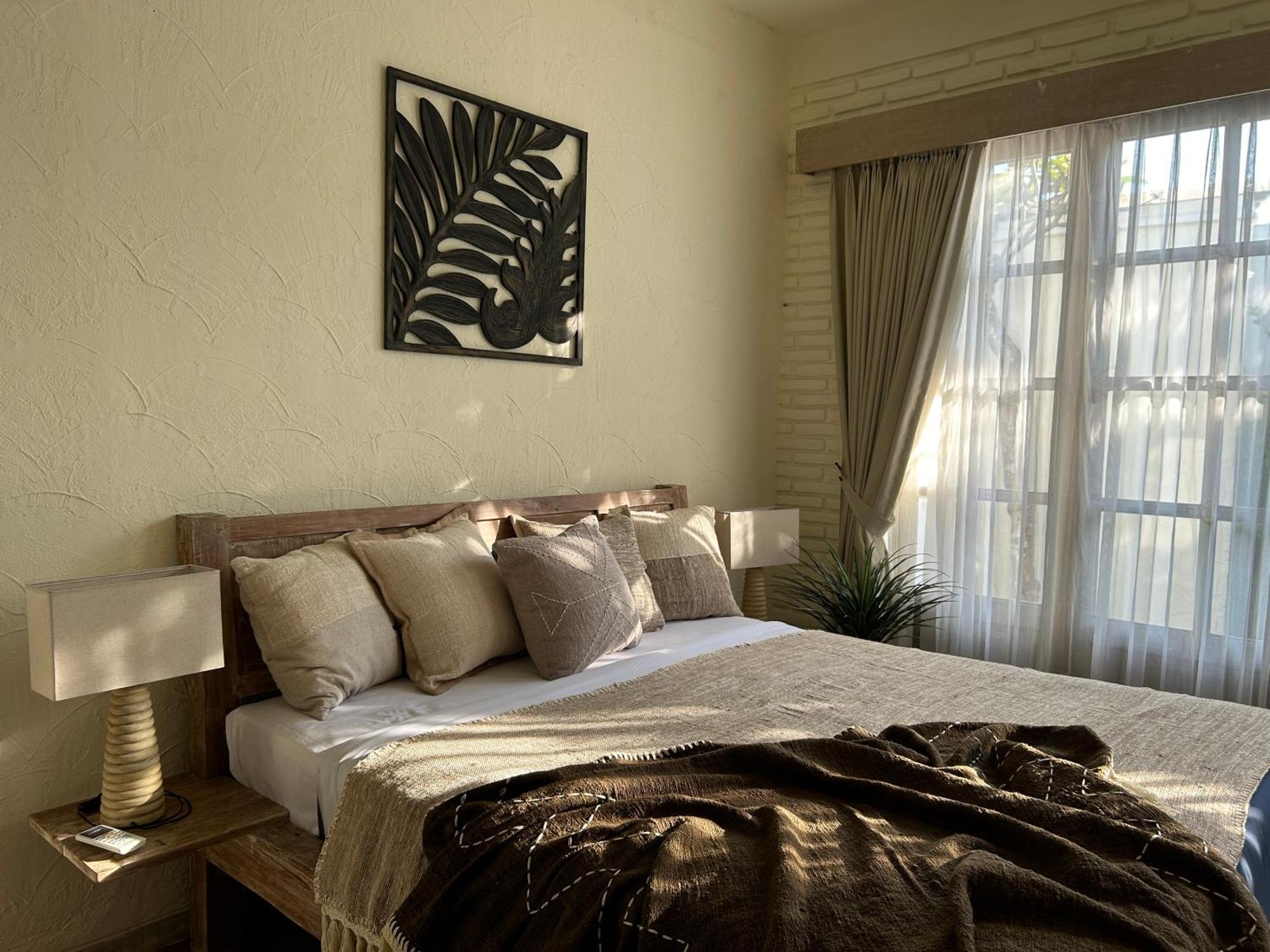 סמיניאק Artemis Villa Hotel מראה חיצוני תמונה